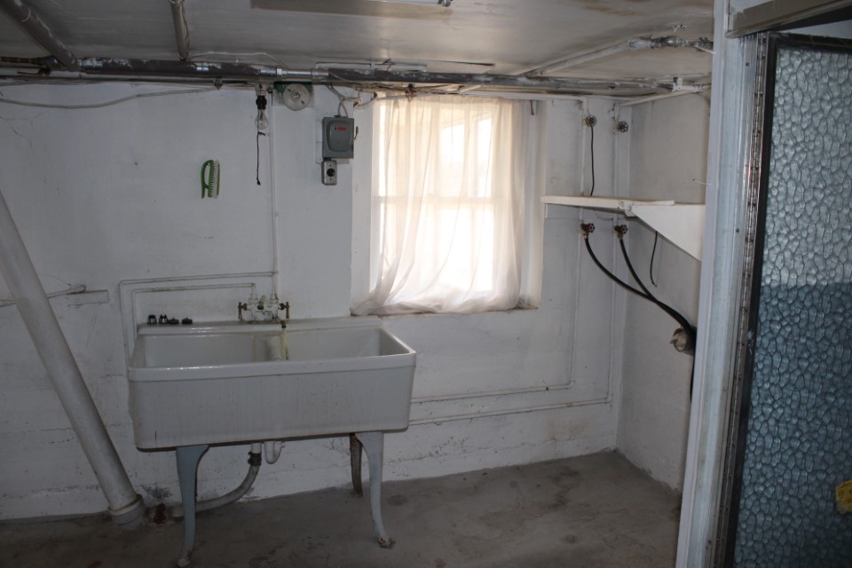 Public Auction Sale REAL ESTATE Hallam, PA