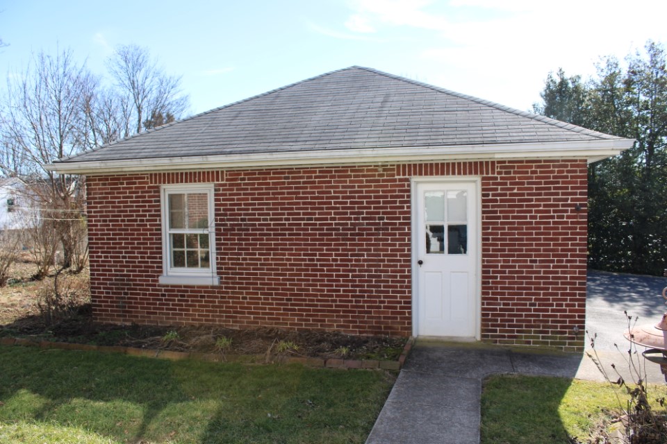 Public Auction Sale REAL ESTATE Hallam, PA